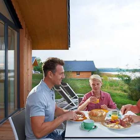 Ferienhaus Ferienhaus Für Bis Zu 4 Personen Zur Seeseite - [#125261]