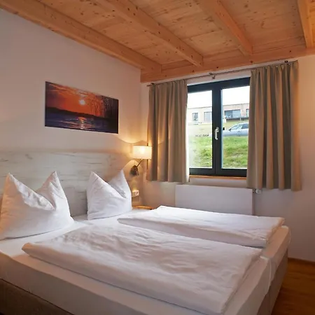 Ferienhaus Für Bis Zu 4 Personen Zur Seeseite - [#125261] Ferienhaus